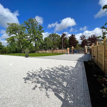 Beautiful 4-Bed Villa In Glasgow Exterior photo