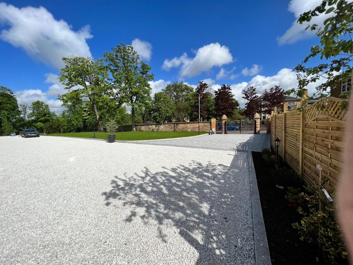 Beautiful 4-Bed Villa In Glasgow Exterior photo